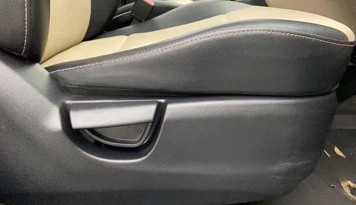 2019 Hyundai NEW SANTRO 1.1 MAGNA MT, Petrol, Manual, 18,810 km, Driver Side Adjustment Panel