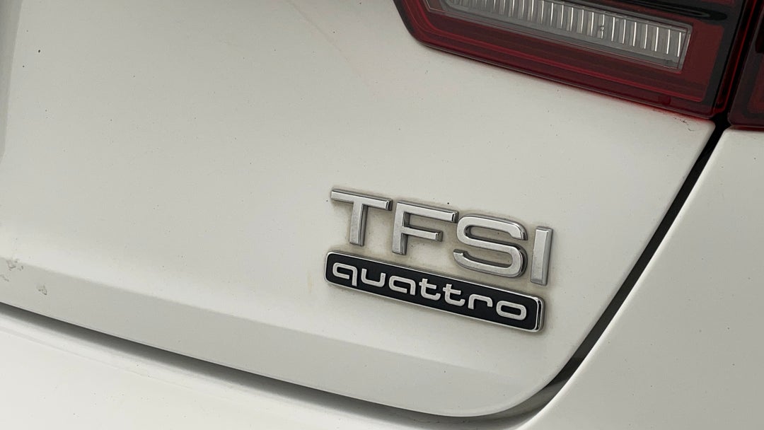 Badge (Boot Right Side)