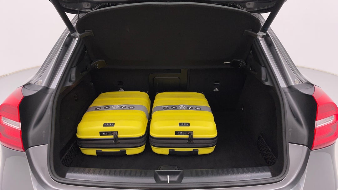 2016 Mercedes-benz GLA 180, Automatic, 105222 km, Boot Inside View with Luggage