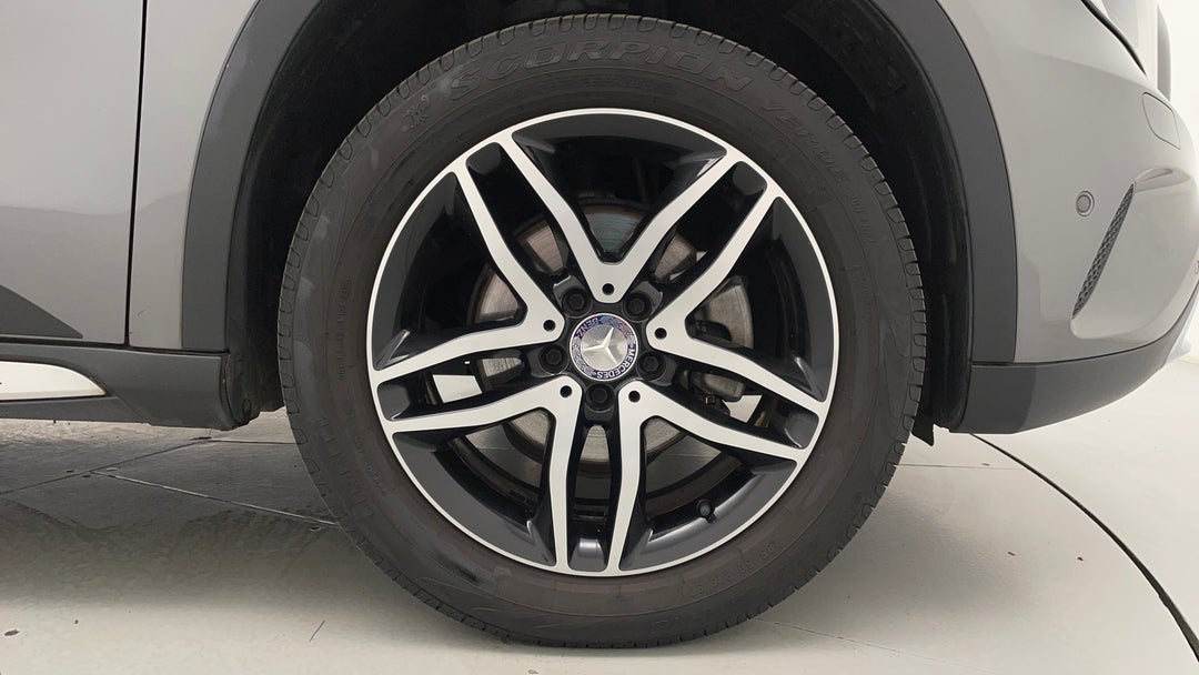 2016 Mercedes-benz GLA 180, Automatic, 105222 km, Right Front Wheel