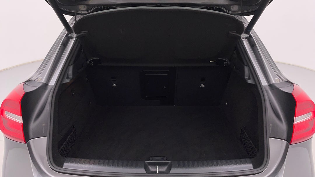 2016 Mercedes-benz GLA 180, Automatic, 105222 km, Boot Inside View