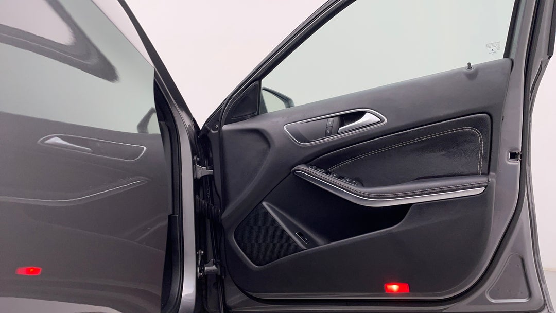 2016 Mercedes-benz GLA 180, Automatic, 105222 km, Speaker View