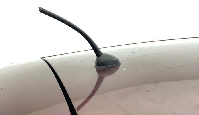 2017 Honda Jazz 1.2L I-VTEC V, Petrol, Manual, 1,01,402 km, Roof - Antenna has minor damage