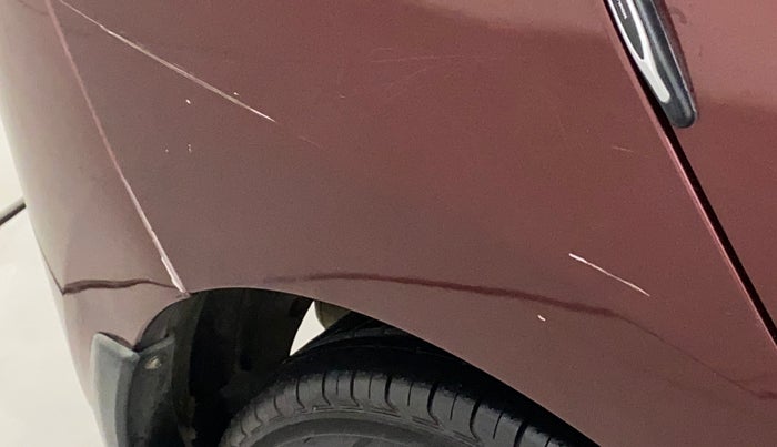 2017 Honda Jazz 1.2L I-VTEC V, Petrol, Manual, 1,01,402 km, Right quarter panel - Minor scratches