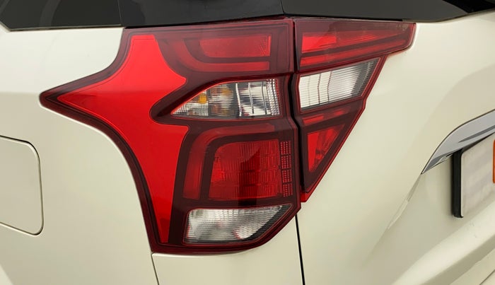 2019 Mahindra XUV500 W11 AT, Diesel, Automatic, 27,869 km, Left tail light - Minor scratches