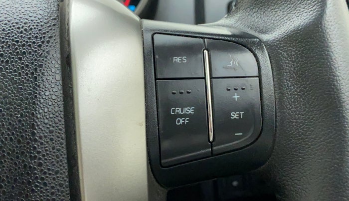 2019 Mahindra XUV500 W11 AT, Diesel, Automatic, 27,869 km, Adaptive Cruise Control