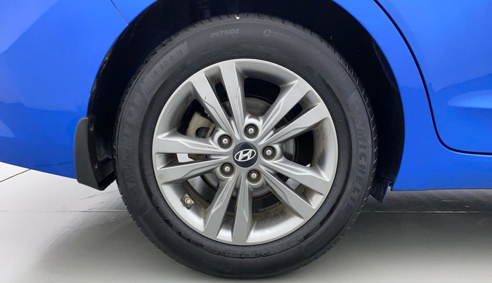 2017 Hyundai New Elantra 2.0 SX (O) AT, Petrol, Automatic, 83,832 km, Right Rear Wheel