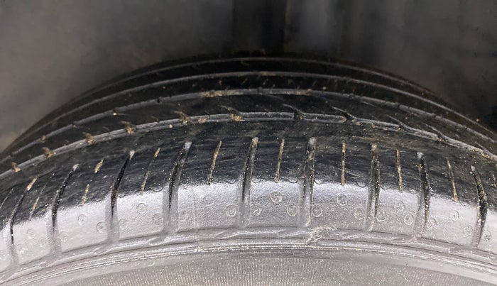 2018 Volkswagen Polo HIGHLINE PLUS 1.0 16 ALLOY, Petrol, Manual, 79,520 km, Left Rear Tyre Tread