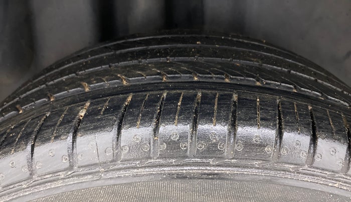 2018 Volkswagen Polo HIGHLINE PLUS 1.0 16 ALLOY, Petrol, Manual, 79,520 km, Right Rear Tyre Tread