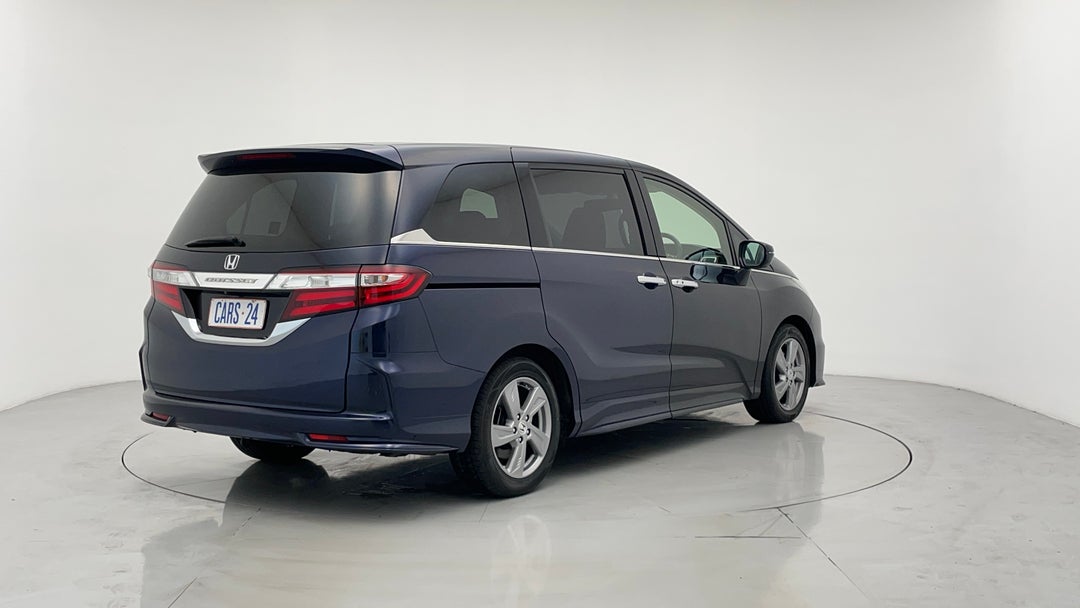 Right Back Diagonal (45- Degree) View