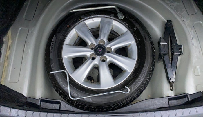 2016 Toyota Corolla Altis G, Petrol, Manual, 78,087 km, Spare Tyre
