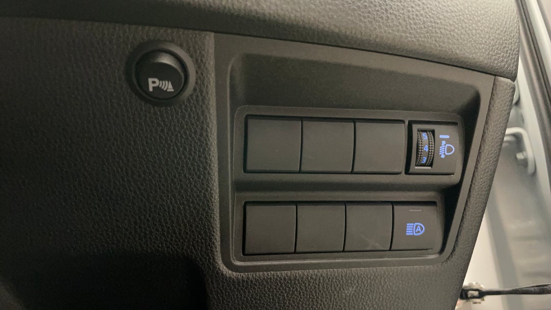 2023 Toyota Yaris Cross Gx Hybrid, Automatic, 19029 km, Utility Switches/Buttons