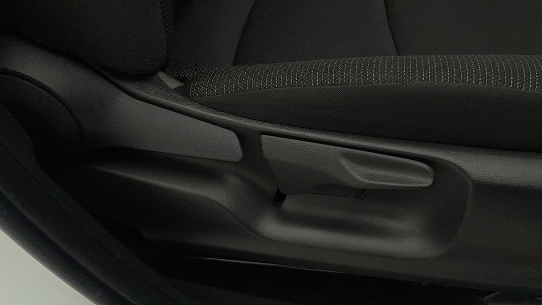 2023 Toyota Yaris Cross Gx Hybrid, Automatic, 19029 km, Drivers Side Adjustment Panel