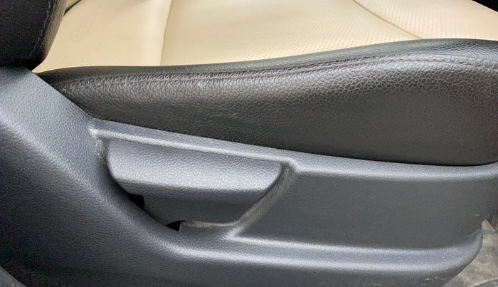 2015 Hyundai Eon ERA +, Petrol, Manual, 35,665 km, Driver Side Adjustment Panel