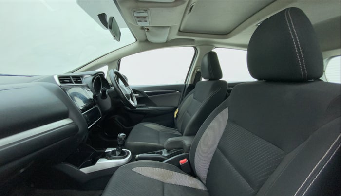 2017 Honda WR-V 1.5L I-DTEC VX MT, Diesel, Manual, 1,04,889 km, Right Side Front Door Cabin