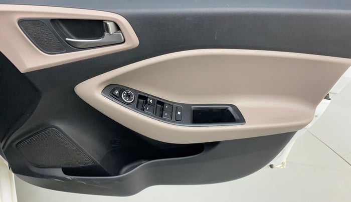 2016 Hyundai Elite i20 ASTA 1.2 (O), Petrol, Manual, 48,807 km, Driver Side Door Panels Control