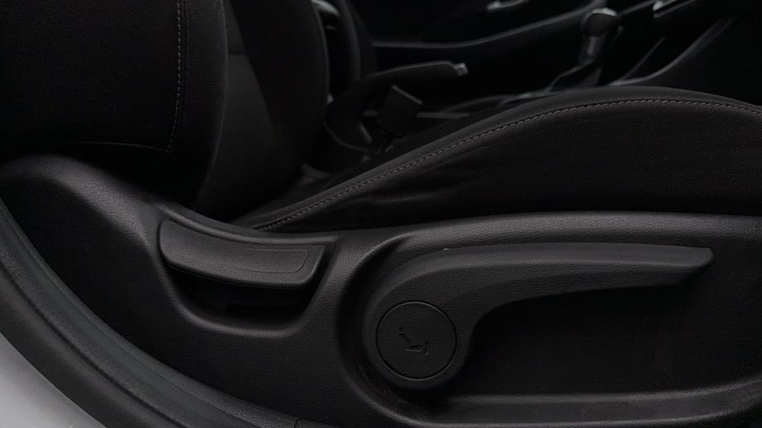 2019 Hyundai i30 Go, Automatic, 140700 km, Drivers Side Adjustment Panel