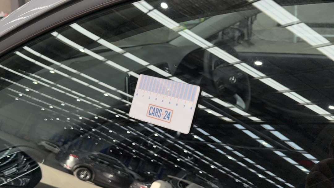 2019 Hyundai i30 Go, Automatic, 140700 km, Window Glass Front LHS Scratch