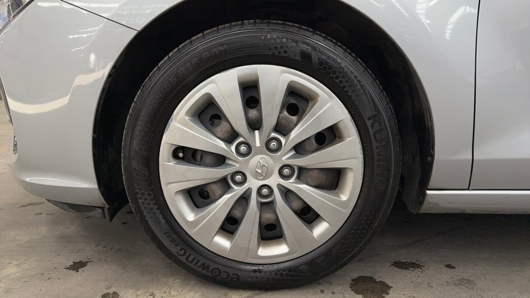 2019 Hyundai i30 Go, Automatic, 140700 km, Left Front Wheel
