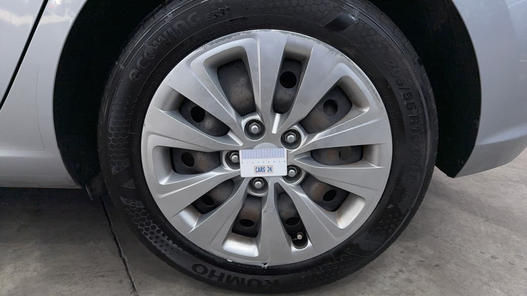 2019 Hyundai i30 Go, Automatic, 140700 km, Wheels Hubcap Rear LHS Gutter Rash