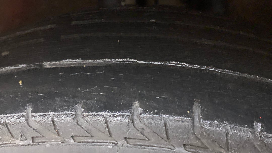 Left Front Tyre Tread