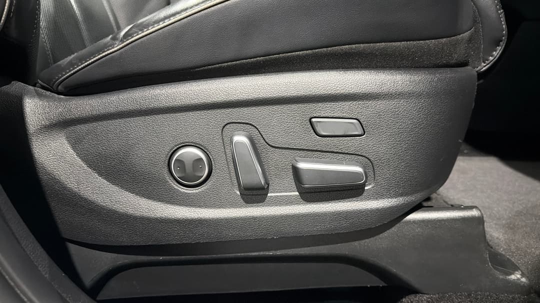 2023 Hyundai Palisade Highlander (7 Seat), Automatic, 31804 km, Drivers Side Adjustment Panel