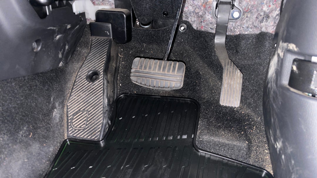 2022 Mitsubishi Eclipse Cross Es (2wd), Automatic, 69675 km, Pedals and Footmat