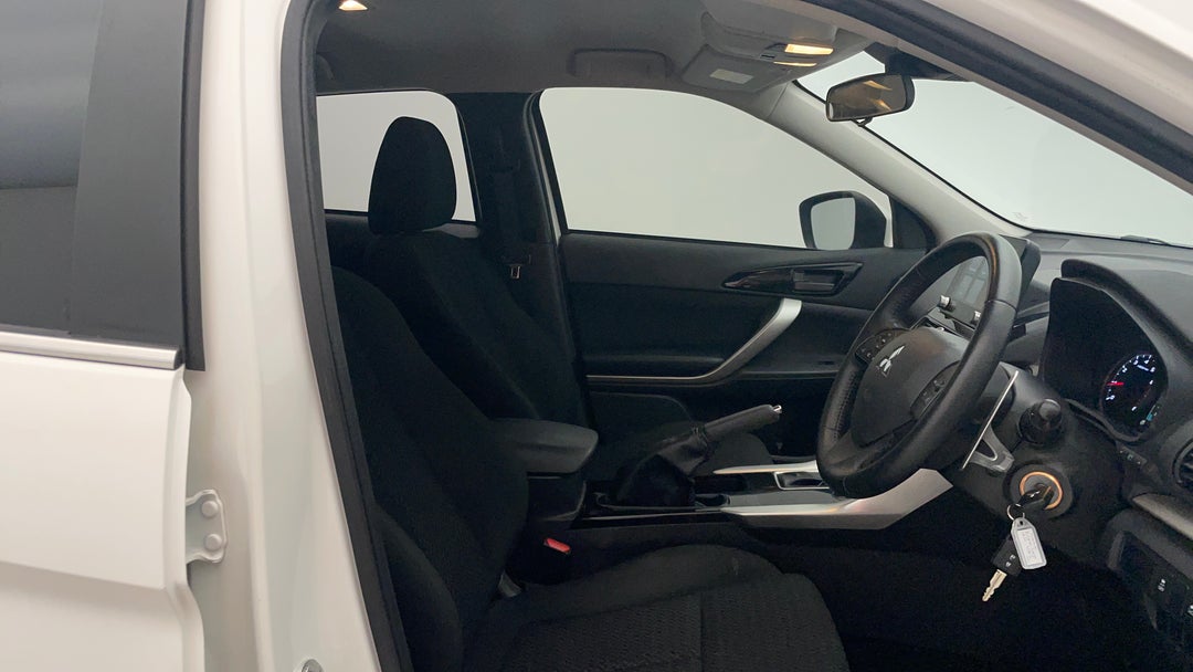 2022 Mitsubishi Eclipse Cross Es (2wd), Automatic, 69675 km, Right Side Front Door Cabin View