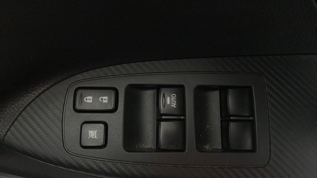 2022 Mitsubishi Eclipse Cross Es (2wd), Automatic, 69675 km, Drivers Side Door Panel Controls