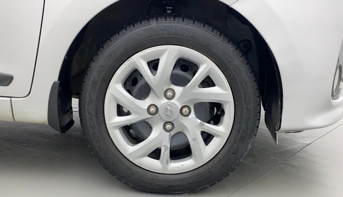 2017 Hyundai Grand i10 SPORTZ (O) 1.2 KAPPA VTVT, Petrol, Manual, 48,144 km, Right Front Wheel