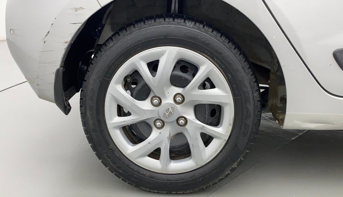 2017 Hyundai Grand i10 SPORTZ (O) 1.2 KAPPA VTVT, Petrol, Manual, 48,144 km, Right Rear Wheel