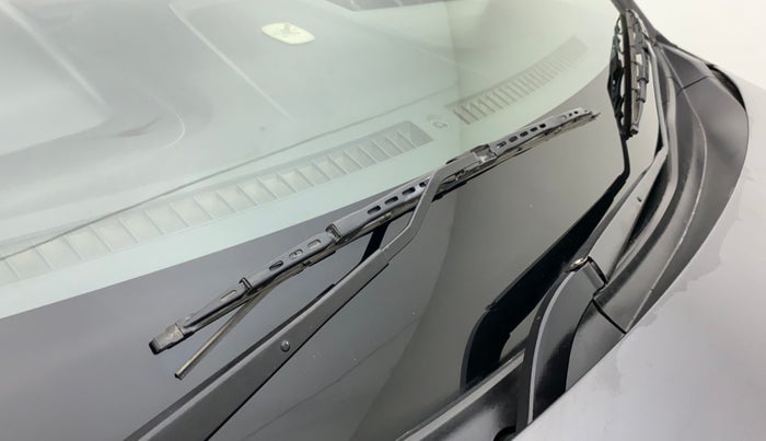 2018 Maruti Vitara Brezza LDI, Diesel, Manual, 89,047 km, Front windshield - Rubber blade broken or missing