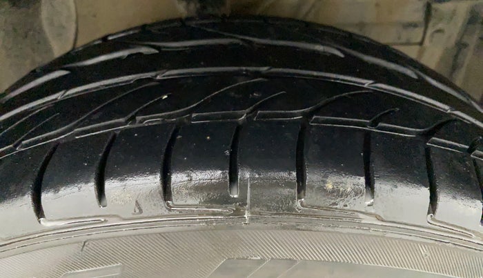 2018 Maruti Vitara Brezza LDI, Diesel, Manual, 89,047 km, Right Front Tyre Tread