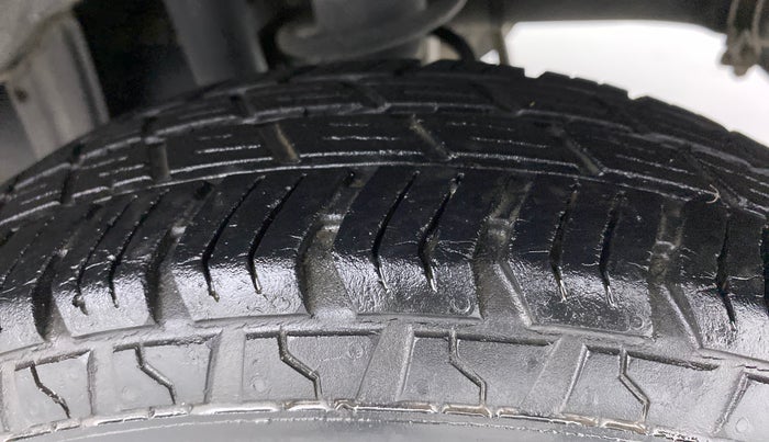 2016 Maruti Alto 800 LXI, Petrol, Manual, 31,847 km, Left Rear Tyre Tread