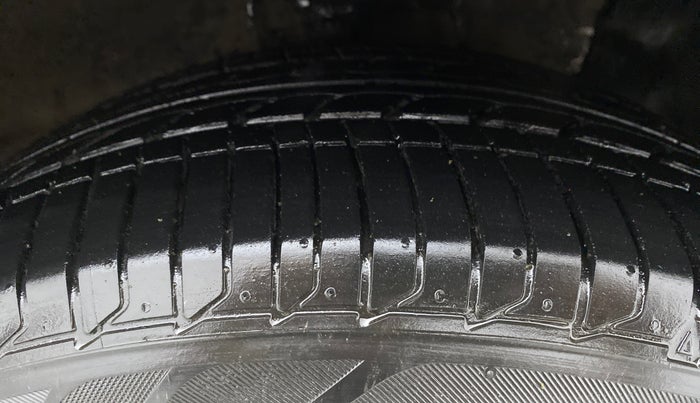 2018 Hyundai Verna 1.6 VTVT SX O, Petrol, Manual, 59,910 km, Right Front Tyre Tread