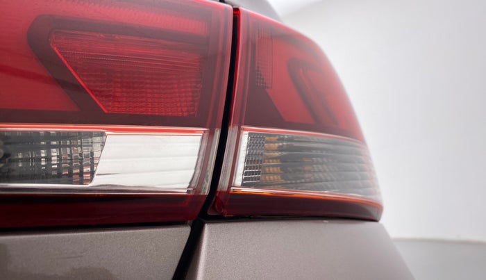 2018 Hyundai Verna 1.6 VTVT SX O, Petrol, Manual, 59,910 km, Right tail light - Minor damage