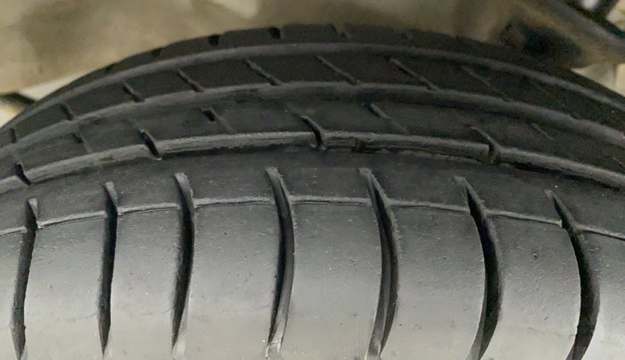 2011 Maruti Alto K10 VXI, Petrol, Manual, 93,510 km, Left Front Tyre Tread