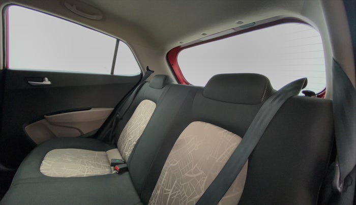 2017 Hyundai Grand i10 SPORTZ (O) 1.2 AT VTVT, Petrol, Automatic, 5,800 km, Right Side Door Cabin View