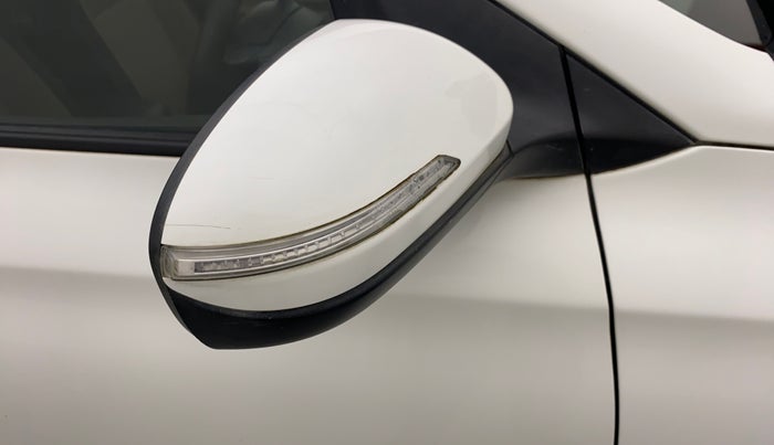 2019 Hyundai Elite i20 SPORTZ PLUS  1.2 CVT, Petrol, Automatic, 20,381 km, Right rear-view mirror - Mirror motor not working