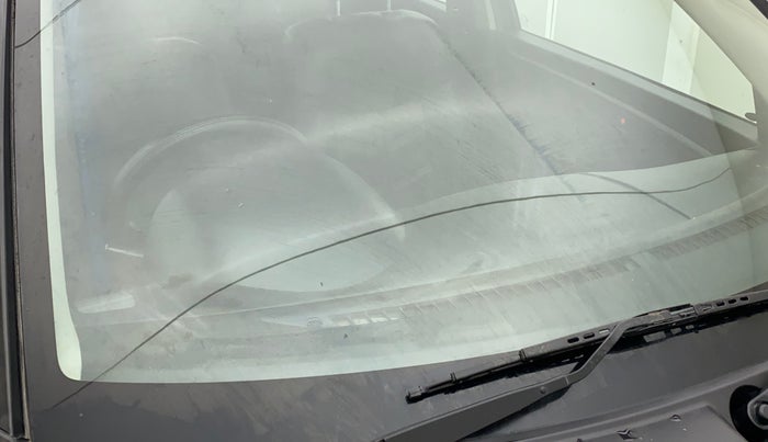 2015 Maruti Swift LXI (O), Petrol, Manual, 67,253 km, Front windshield - Minor spot on windshield