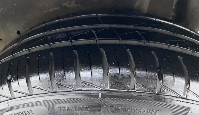 2014 Maruti Celerio VXI d, Petrol, Manual, 63,458 km, Left Rear Tyre Tread