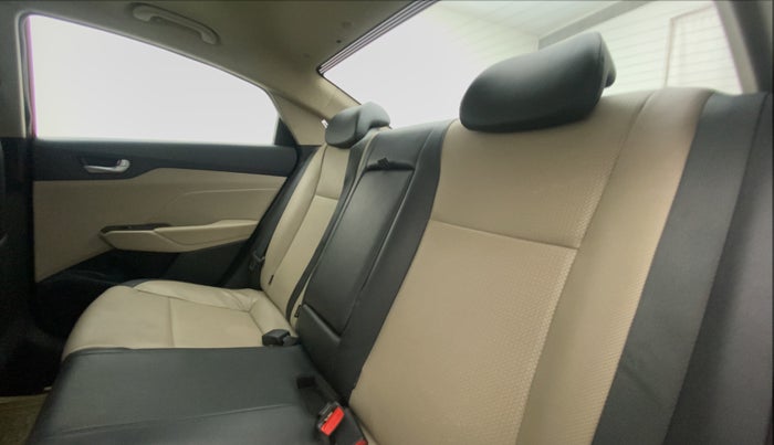 2019 Hyundai Verna 1.6 VTVT SX (O) AT, Petrol, Automatic, 55,150 km, Right Side Rear Door Cabin