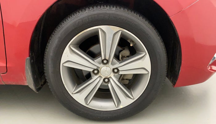 2019 Hyundai Verna 1.6 VTVT SX (O) AT, Petrol, Automatic, 55,015 km, Right Front Wheel