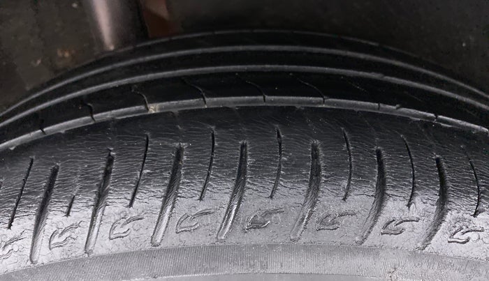 2019 Maruti Vitara Brezza ZDI PLUS DUAL TONE, Diesel, Manual, 59,568 km, Right Rear Tyre Tread