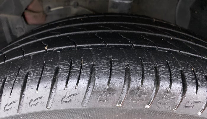 2019 Maruti Vitara Brezza ZDI PLUS DUAL TONE, Diesel, Manual, 59,568 km, Left Front Tyre Tread