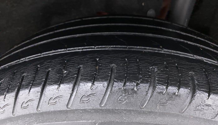 2019 Maruti Vitara Brezza ZDI PLUS DUAL TONE, Diesel, Manual, 59,568 km, Left Rear Tyre Tread