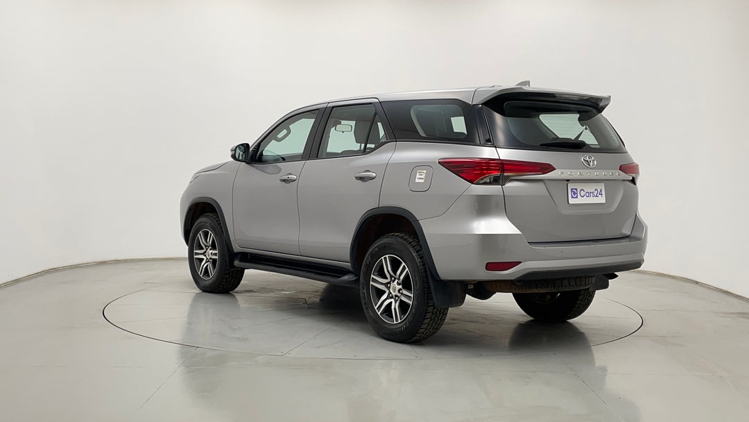 Left Back Diagonal (45- Degree) View