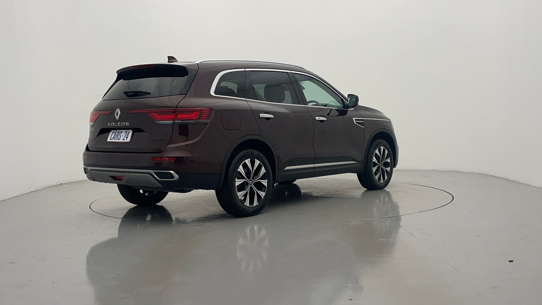 Right Back Diagonal (45- Degree) View