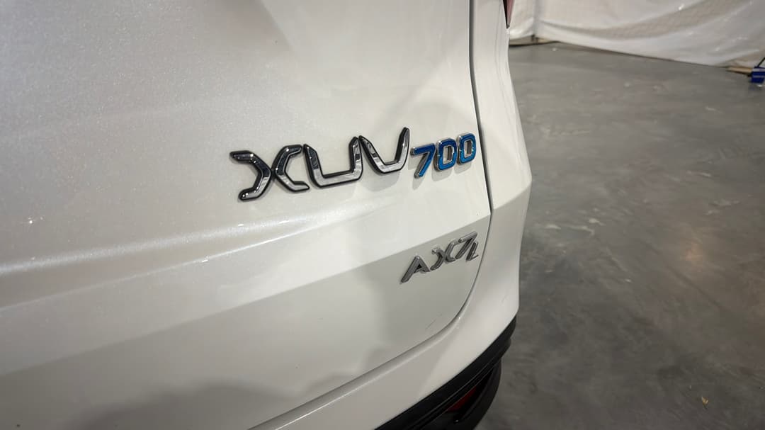 2023 Mahindra Xuv700 Ax7l, Automatic, 60809 km, Badge (Boot Right Side)