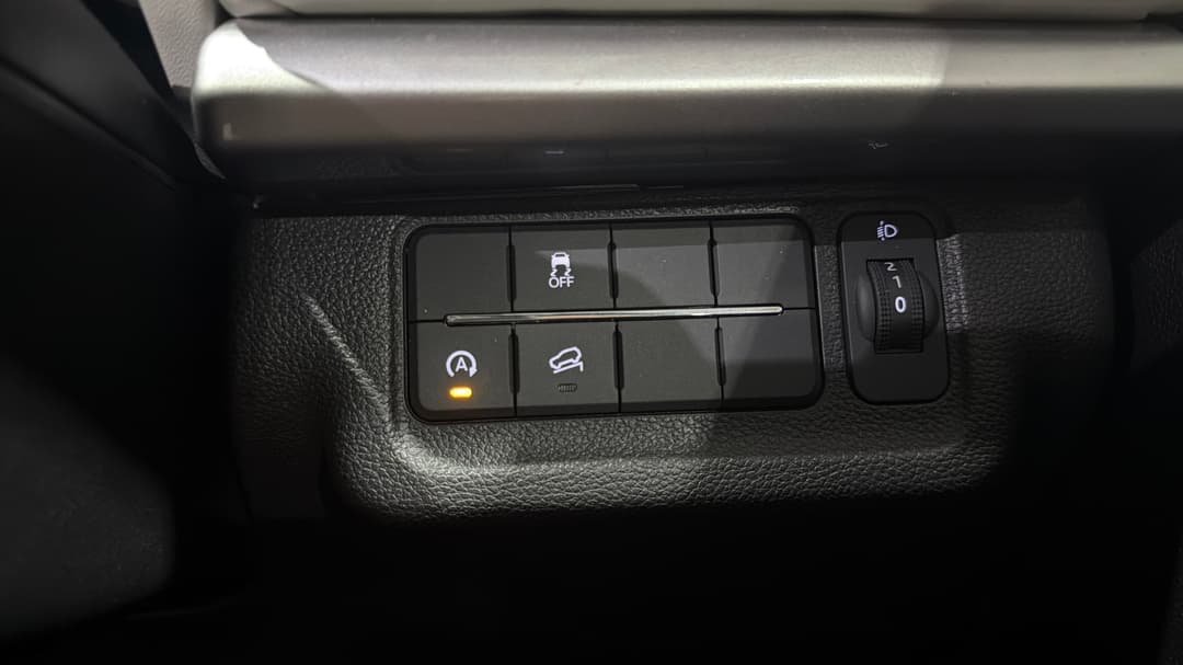 2023 Mahindra Xuv700 Ax7l, Automatic, 60809 km, Utility Switches/Buttons